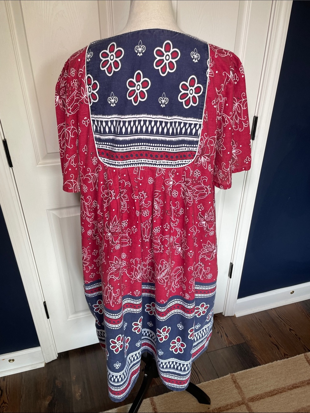 Only Necessities Red Navy Floral Smocked Yoke Nightgown Cotton Size 1X - Picture 6 of 11